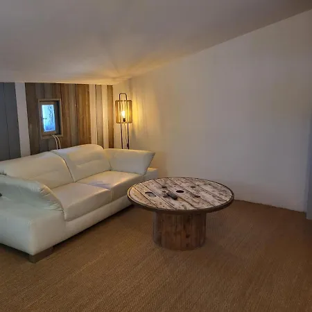 Au 2eme Etage Terrasse 30m2 דירה