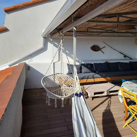 Au 2eme Etage Terrasse 30m2 דירה