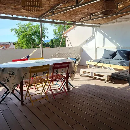 Au 2eme Etage Terrasse 30m2 * סן סיפריאן