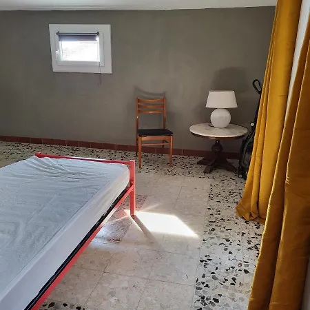 Au 2eme Etage Terrasse 30m2 * סן סיפריאן